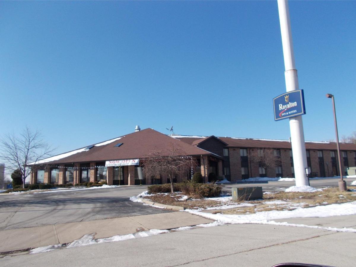 Royalton Inn And Suites, Wilmington,Ohio Exteriör bild